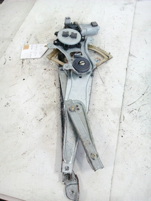 Ел.машинка стъкло предно дясно Субару Легаси,стъклоповдигач