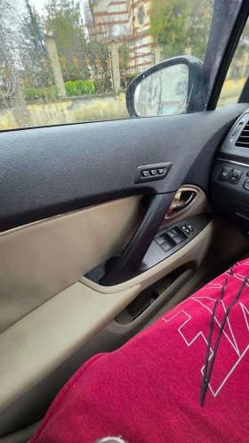 Toyota Avensis 2.2 Dcat, снимка 10