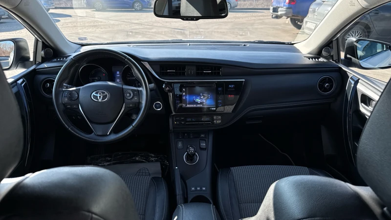 Toyota Auris 1.8 HSD LUXURY, снимка 10 - Автомобили и джипове - 48999629