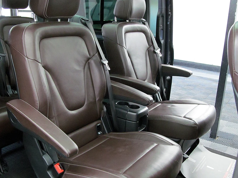 Mercedes-Benz V 300 V250/360-Kamera/PANORAMA/СОБСТВЕН ЛИЗИНГ , снимка 9 - Автомобили и джипове - 50858621