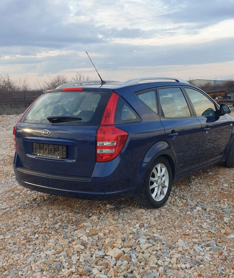 Kia Ceed 1.6 LPG Газ, снимка 4 - Автомобили и джипове - 52312234