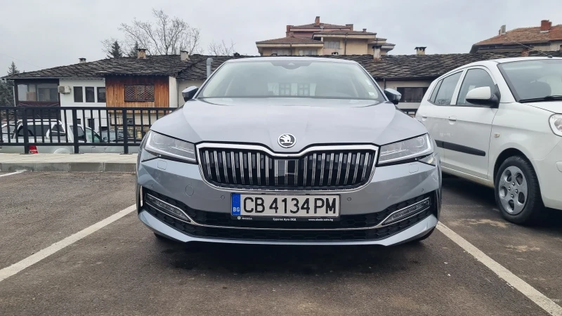Skoda Superb Laurin&Klement, снимка 2 - Автомобили и джипове - 53012489