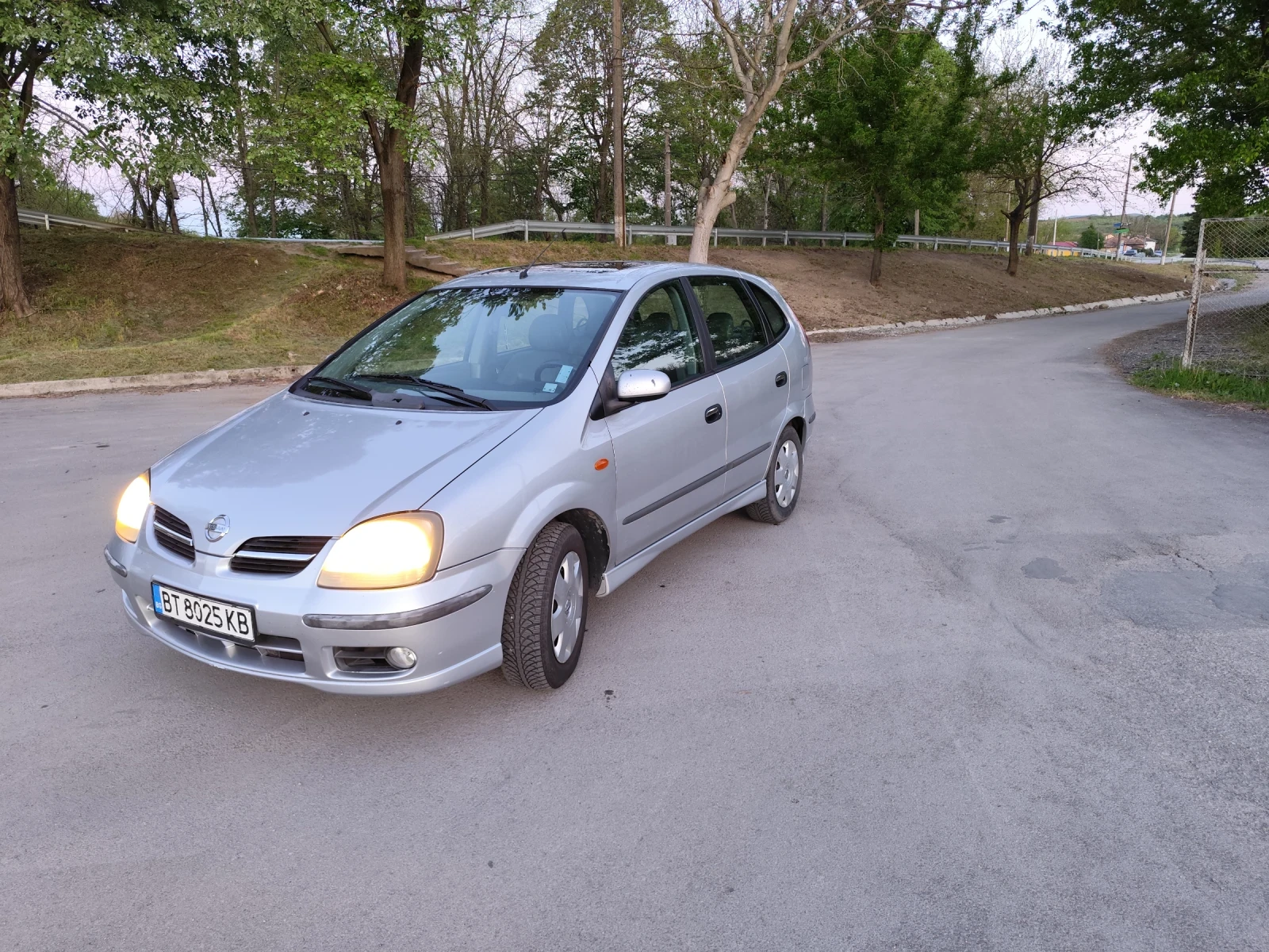 Nissan Almera tino 2.2 DCI, 136кс - изображение 2