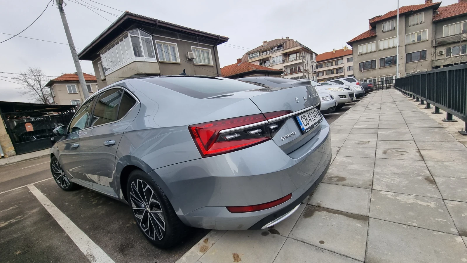 Skoda Superb Laurin&Klement, снимка 11 - Автомобили и джипове - 54381550
