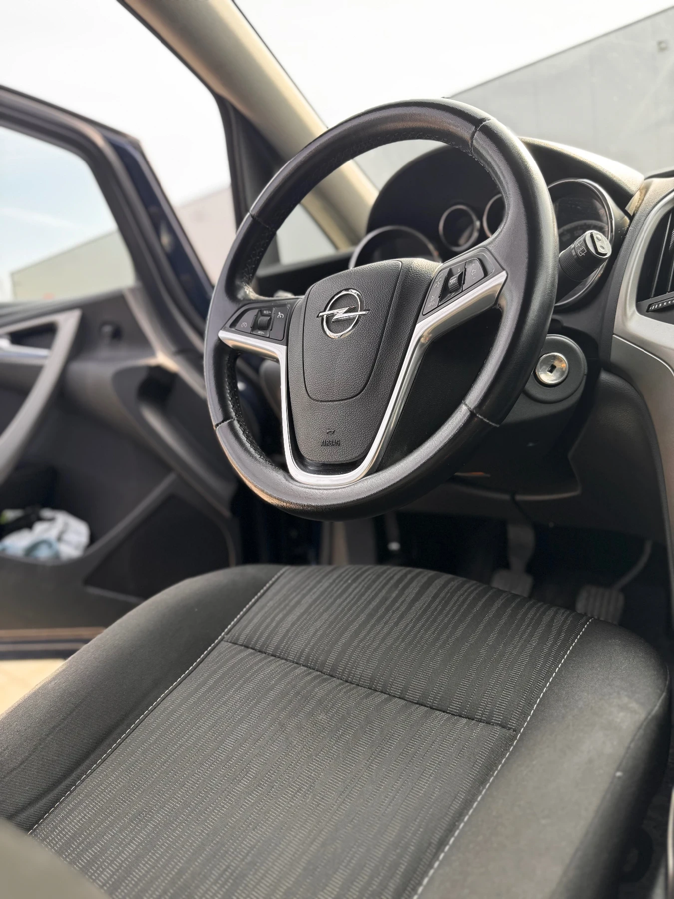 Opel Astra, снимка 4 - Автомобили и джипове - 53755416