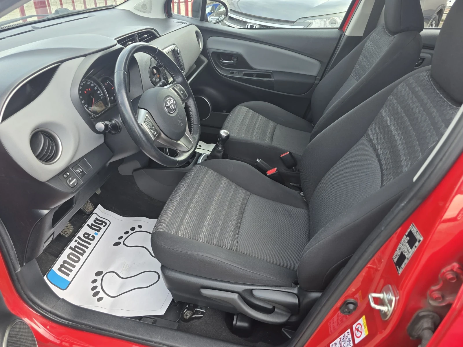 Toyota Yaris 1.0i КАМЕРА, снимка 7 - Автомобили и джипове - 53781953