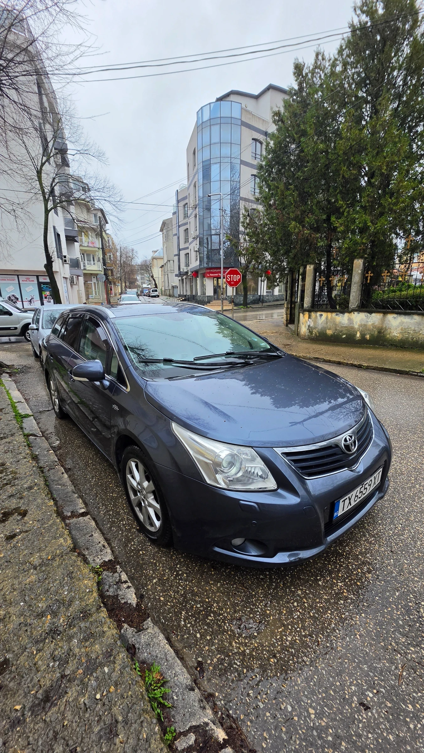 Toyota Avensis 2.2 Dcat, снимка 2 - Автомобили и джипове - 54069946