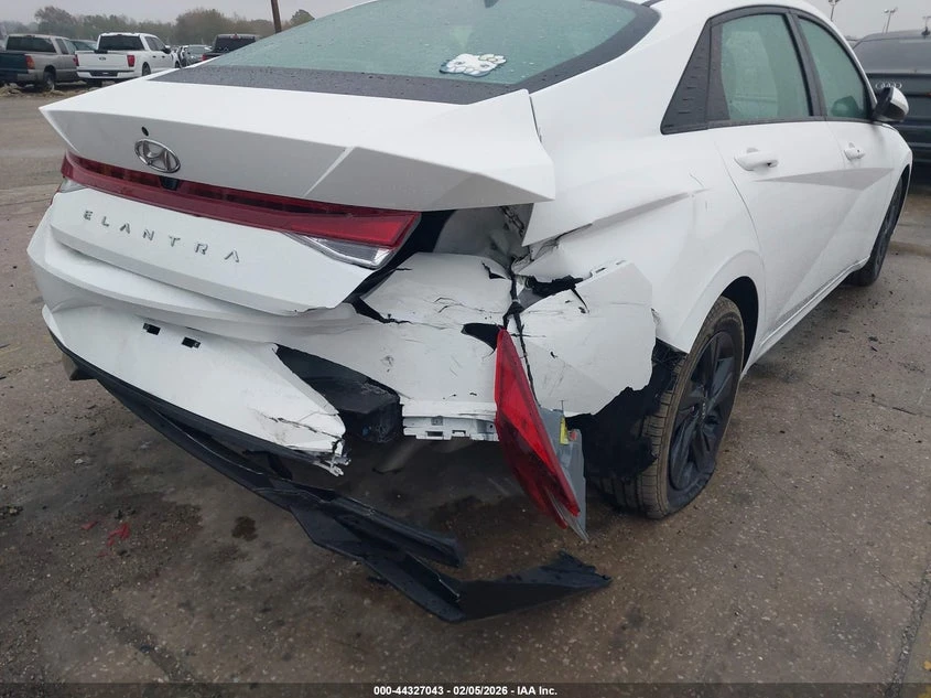 Hyundai Elantra 2.0L I-4 DOHC, VVT, 147HP Front Wheel Drive | Mobile.bg � ����������� 6