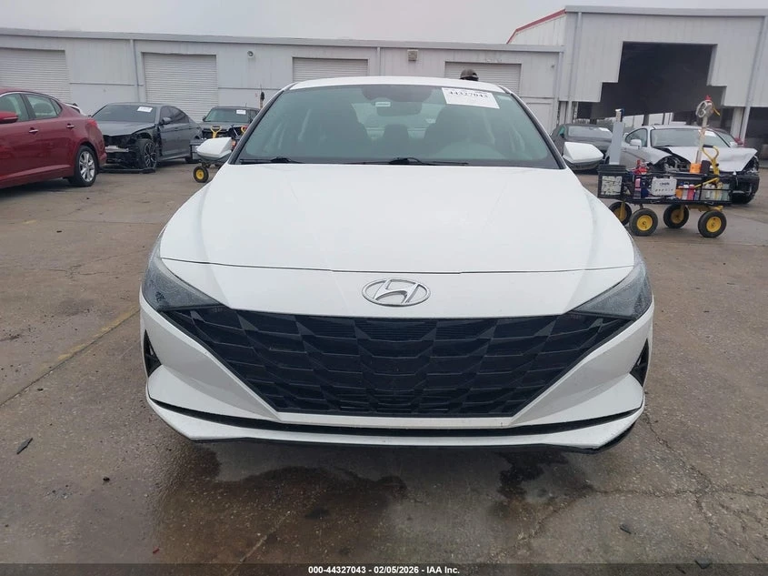 Hyundai Elantra 2.0L I-4 DOHC, VVT, 147HP Front Wheel Drive | Mobile.bg � ����������� 12