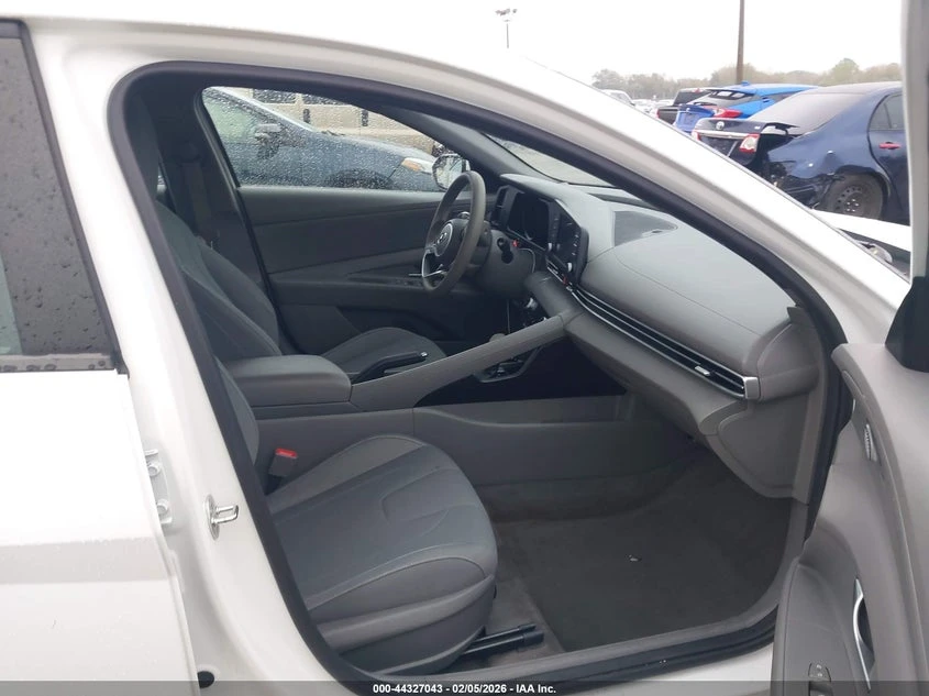 Hyundai Elantra 2.0L I-4 DOHC, VVT, 147HP Front Wheel Drive | Mobile.bg � ����������� 5