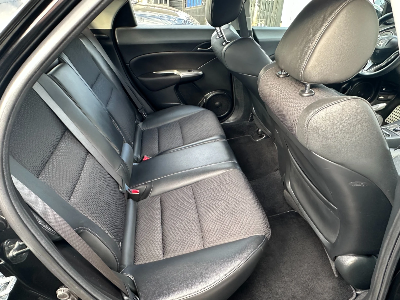 Honda Civic 1.8i-FACELIFT-138000км!!!PDC-НАВИ-КОЖА-ЕURO5-2010g, снимка 10 - Автомобили и джипове - 54140143