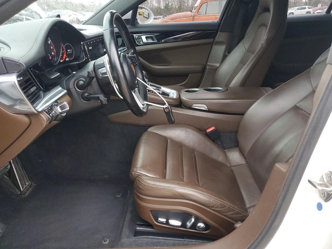 Porsche Panamera 4S* AWD* ПАНО* КАМЕРИ* 360* KEYLESS* , снимка 8 - Автомобили и джипове - 54221853