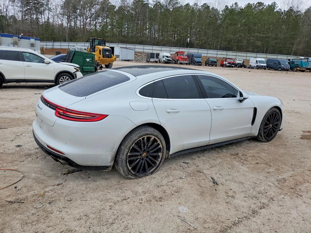 Porsche Panamera 4S* AWD* ПАНО* КАМЕРИ* 360* KEYLESS* , снимка 4 - Автомобили и джипове - 54221853