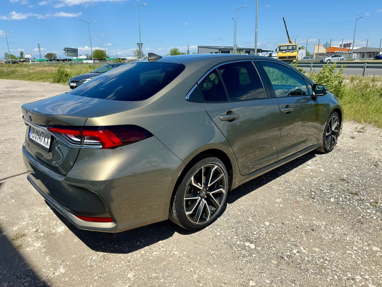 Toyota Corolla 1.6 EXECUTIVE PREMIUM, снимка 6 - Автомобили и джипове - 54546624