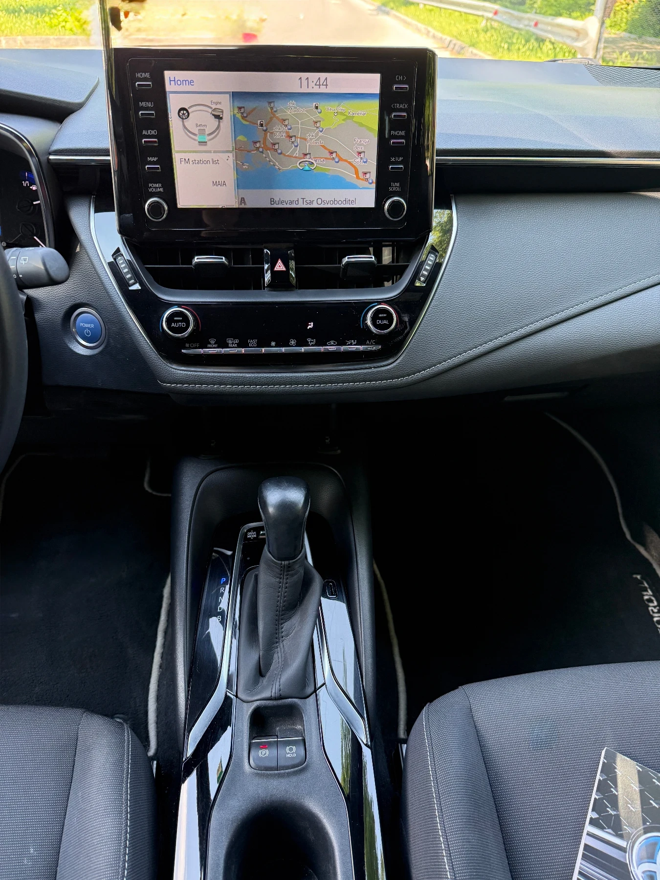 Toyota Corolla 1.8 Hybrid/ Реални КМ/ В Гаранция, снимка 11 - Автомобили и джипове - 54591231
