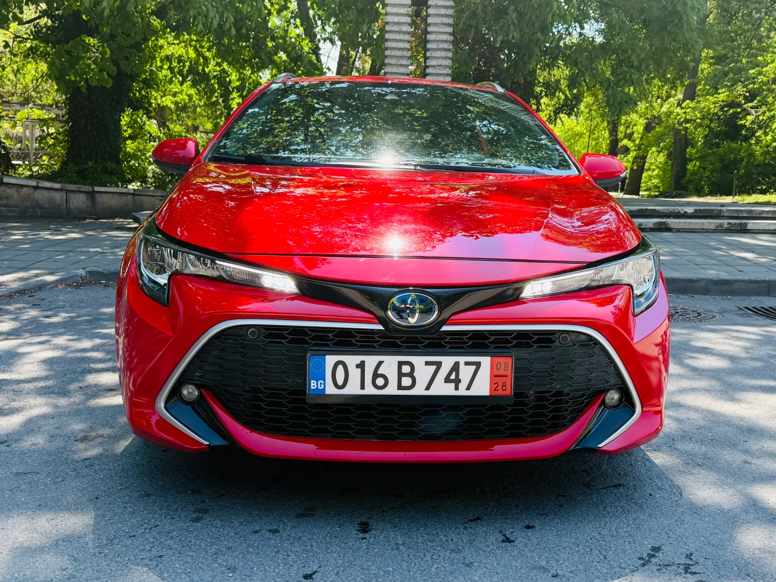 Toyota Corolla 1.8 Hybrid/ Реални КМ/ В Гаранция, снимка 2 - Автомобили и джипове - 54591231