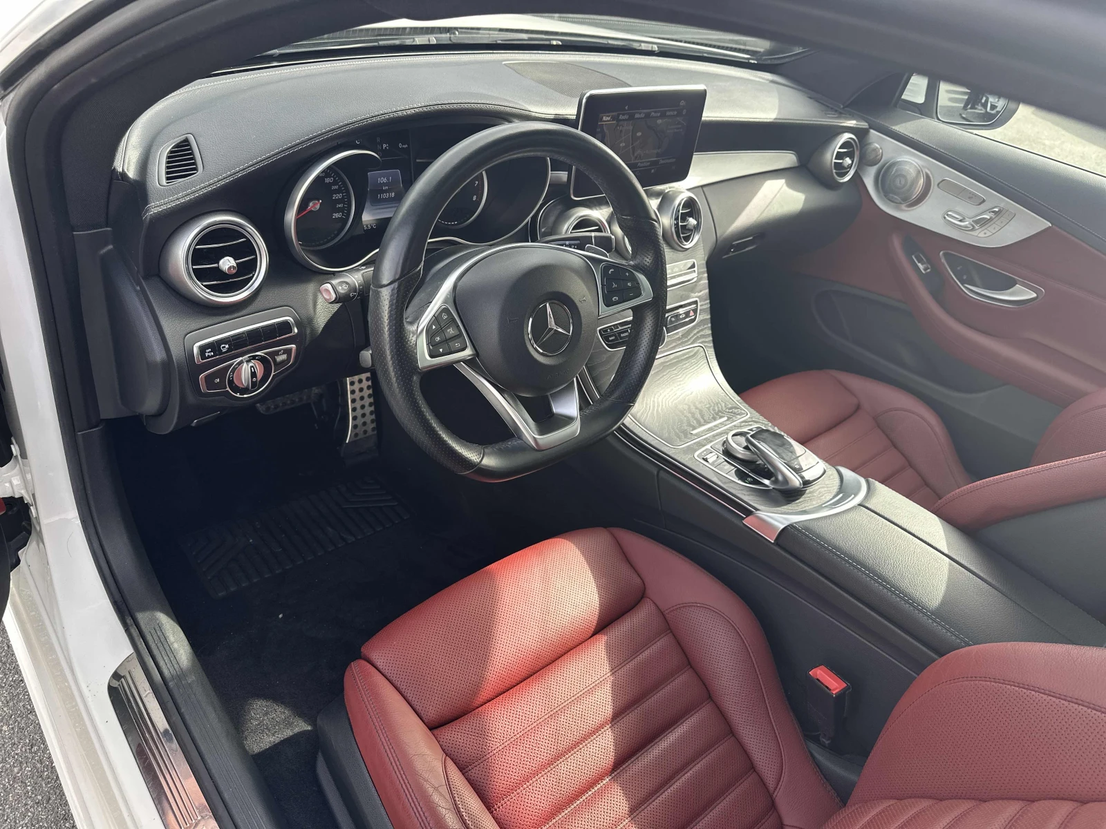 Mercedes-Benz C 300 AMG-pkg| Burmester| AirMatic| 360| Пано, снимка 6 - Автомобили и джипове - 54618918