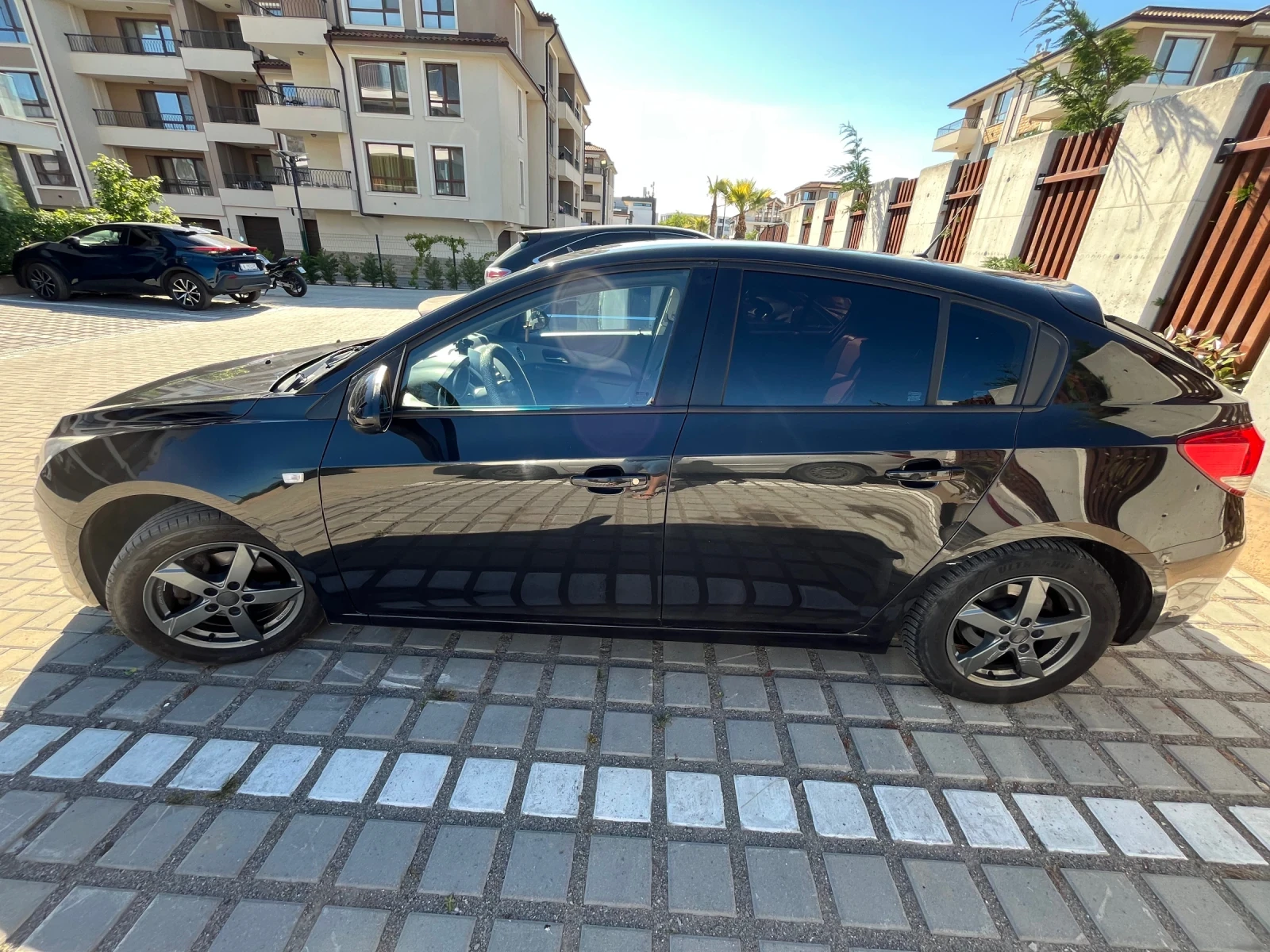 Chevrolet Cruze 1.6 Газ/Бензин, снимка 8 - Автомобили и джипове - 54692452