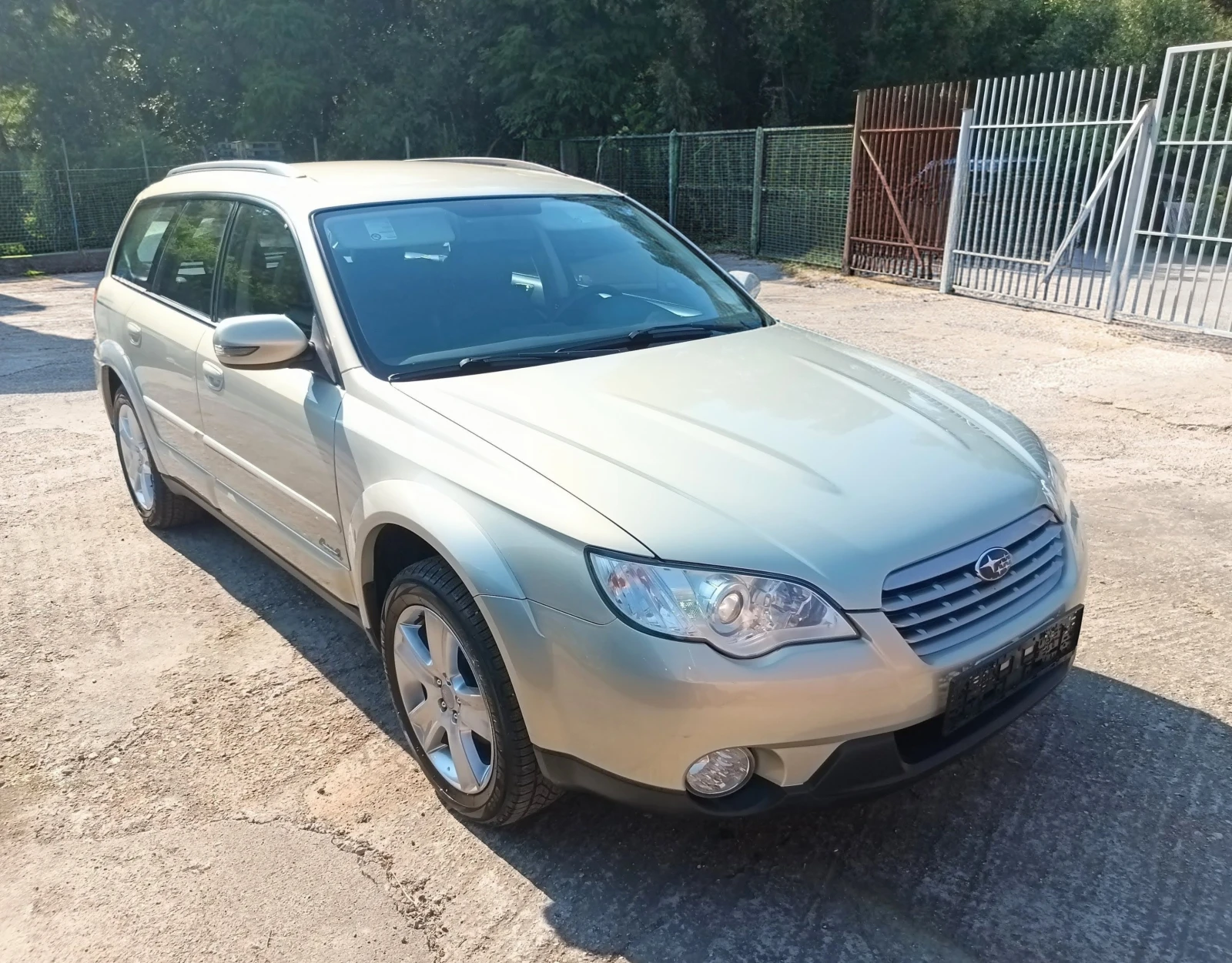 Subaru Outback 2.5i - AWD