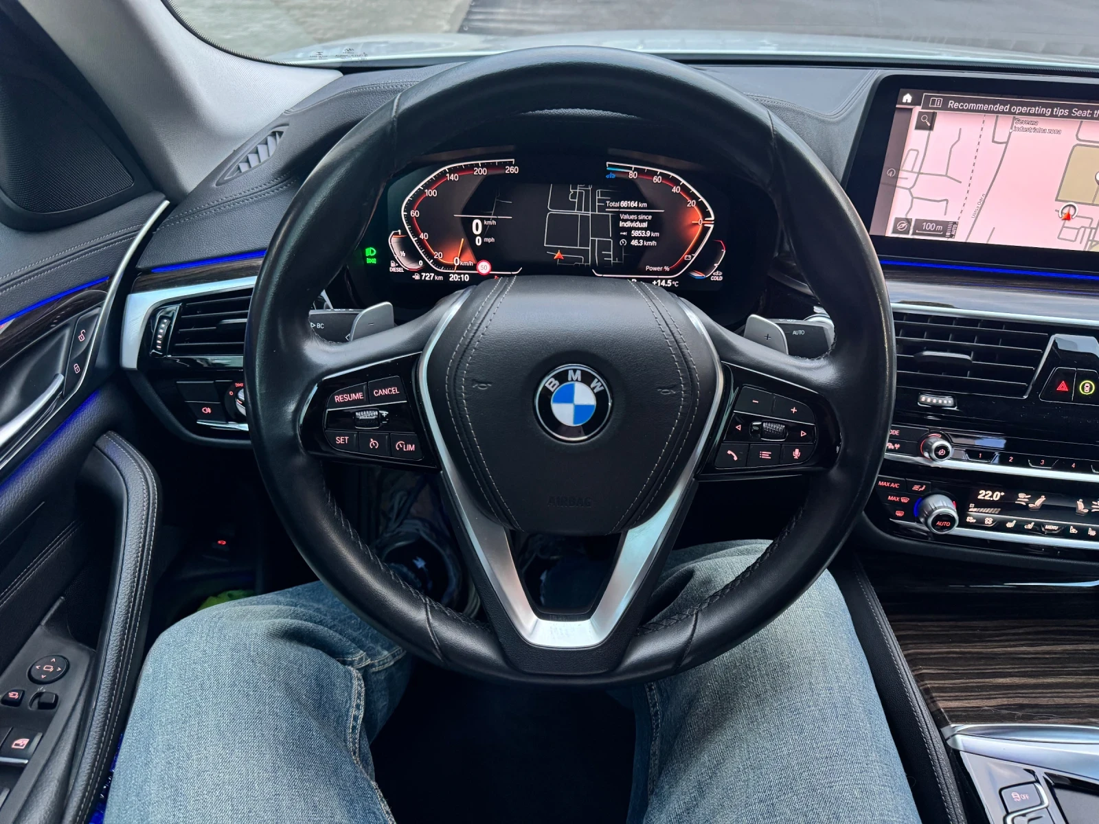 BMW 520 XDrive Luxury Line, снимка 11 - Автомобили и джипове - 55436320