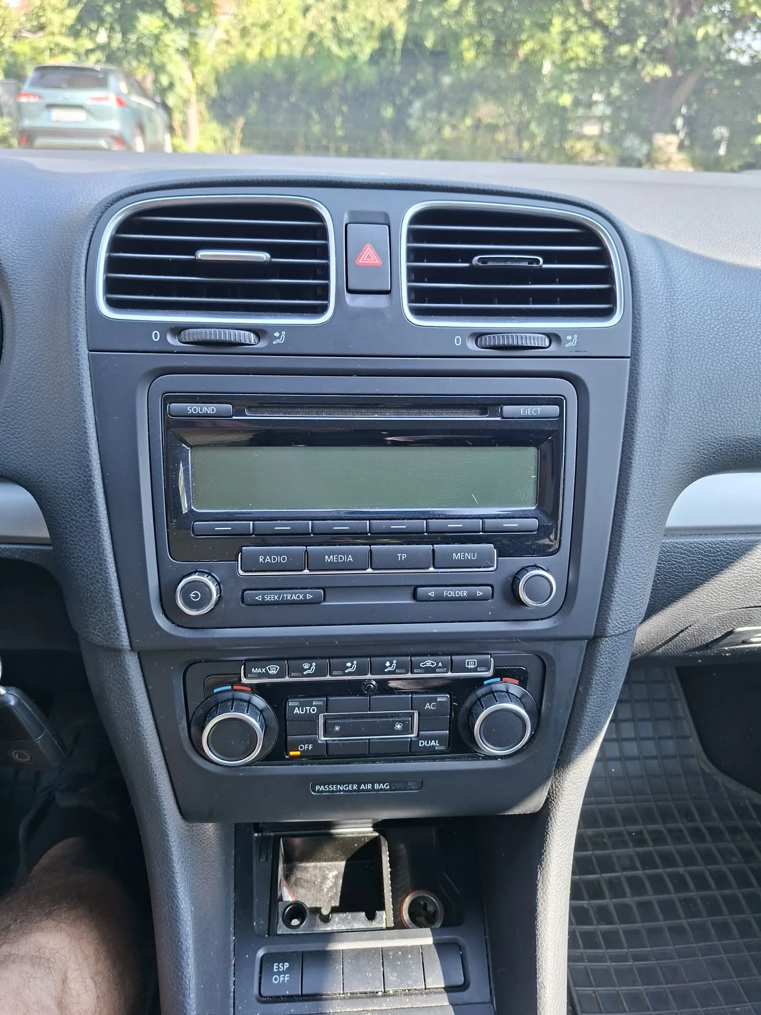 VW Golf 1.6 D HIGHLINE, снимка 12 - Автомобили и джипове - 56022745