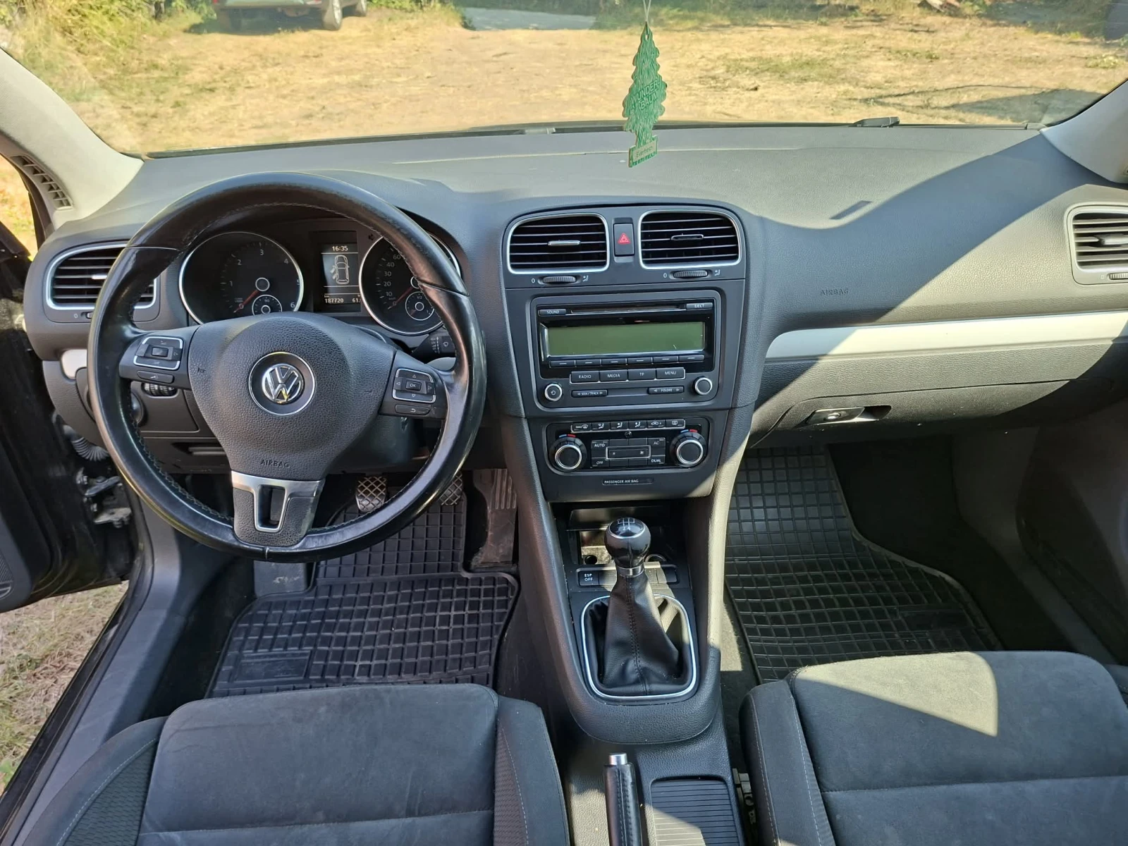 VW Golf 1.6 D HIGHLINE, снимка 17 - Автомобили и джипове - 56022745
