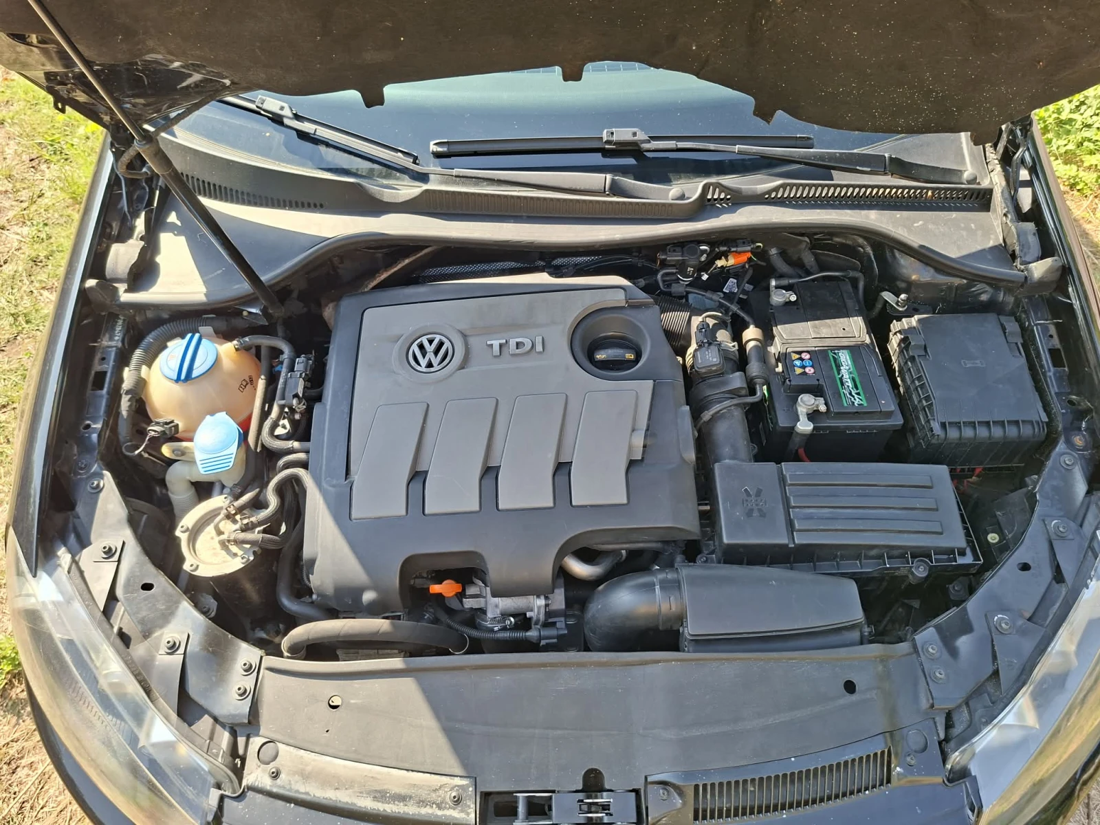 VW Golf 1.6 D HIGHLINE, снимка 14 - Автомобили и джипове - 56022745
