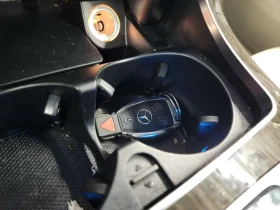 Mercedes-Benz GLC 300 ПОДГРЕВИ * ПАНО * KEYLESS * CARFAX, снимка 8