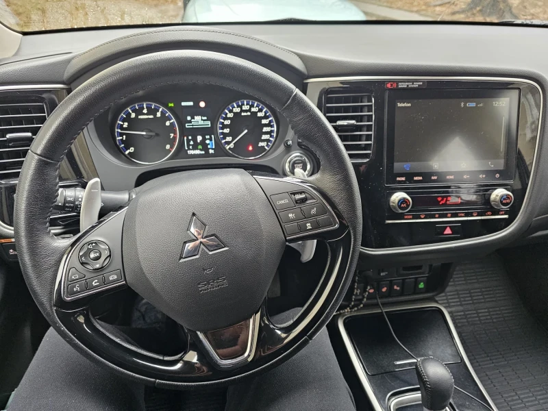 Mitsubishi Outlander, снимка 5 - Автомобили и джипове - 49108635