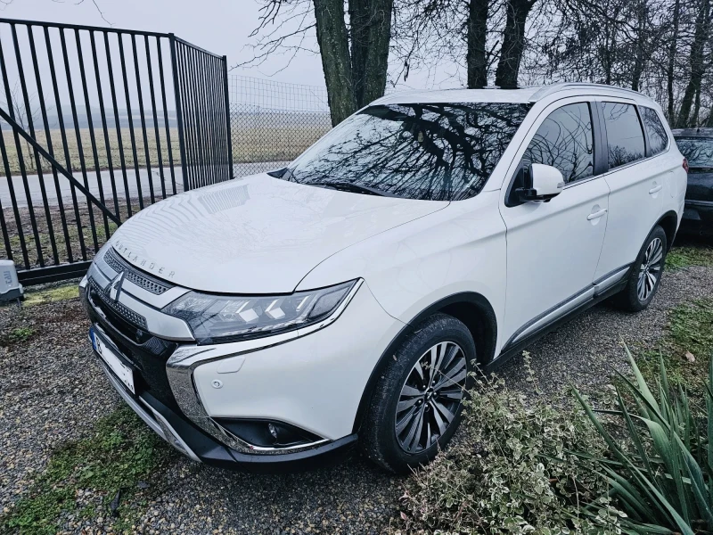 Mitsubishi Outlander, снимка 4 - Автомобили и джипове - 48271847