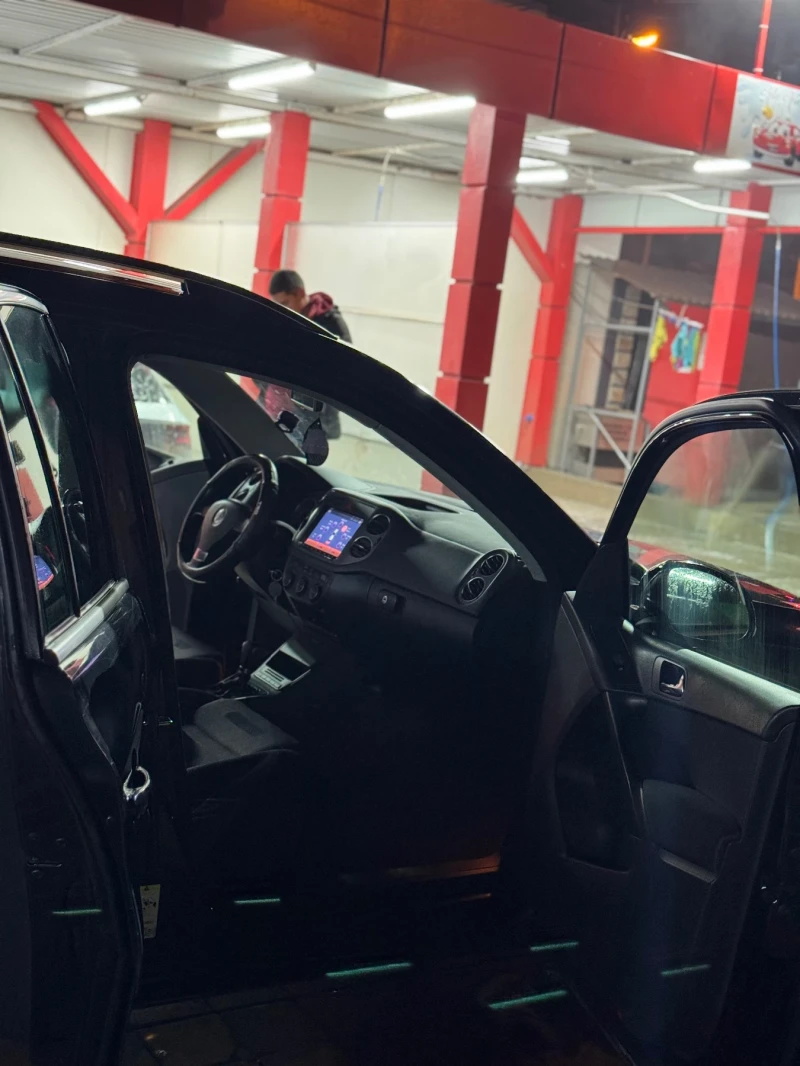 VW Tiguan 4Motion / 2.0 TDI / 140 к.с /  NAVI / PARKTRONIC /, снимка 12 - Автомобили и джипове - 52733726