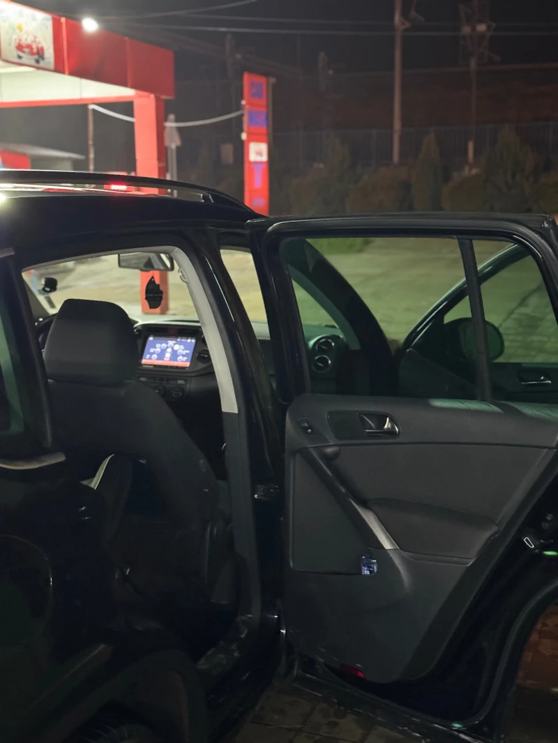 VW Tiguan 4Motion / 2.0 TDI / 140 к.с /  NAVI / PARKTRONIC /, снимка 11 - Автомобили и джипове - 52733726