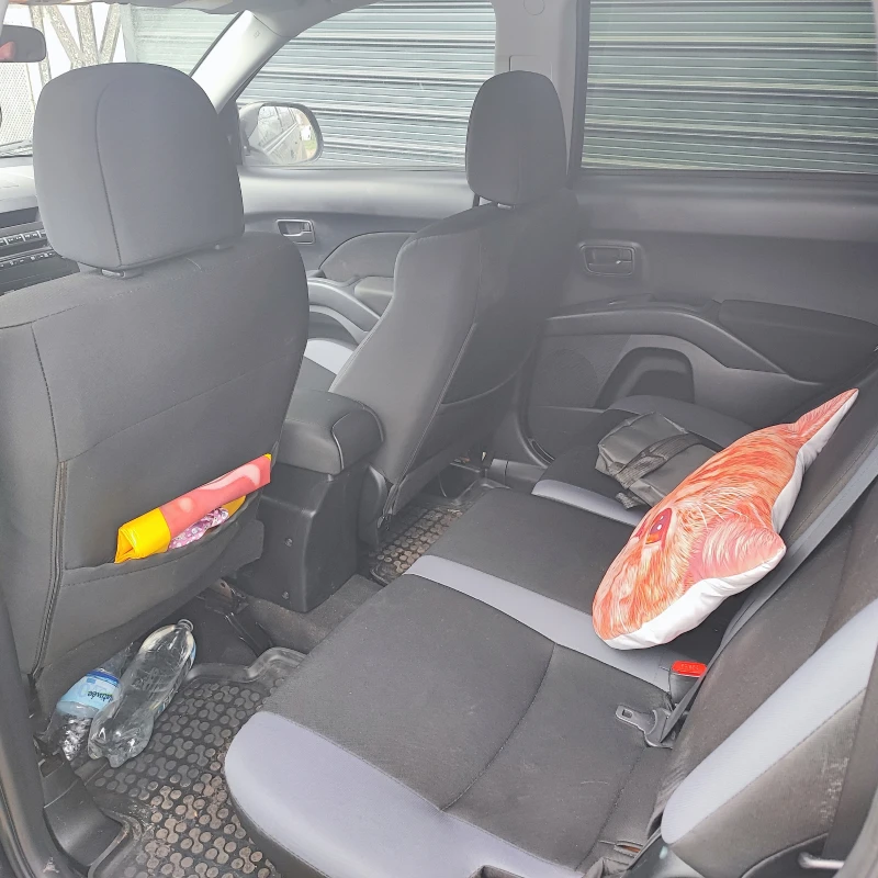 Mitsubishi Outlander 2.0DI-D, снимка 10 - Автомобили и джипове - 53286268