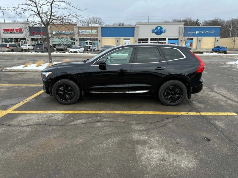 Volvo XC60 | Inscription| B&W| HEAD-UP| AWD+ ГУМИ С ДЖАНТИ, снимка 2 - Автомобили и джипове - 53453233