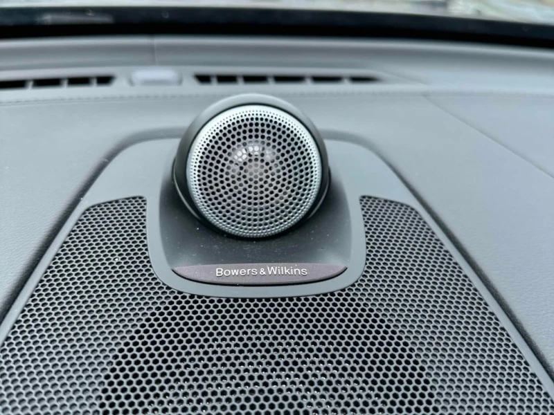 Volvo XC60 | Inscription| B&W| HEAD-UP| AWD+ ГУМИ С ДЖАНТИ, снимка 9 - Автомобили и джипове - 53453233