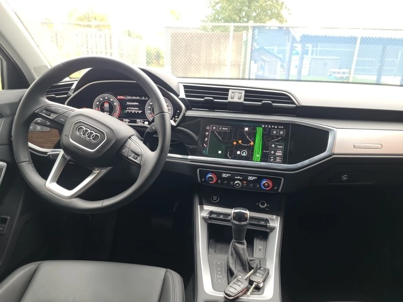 Audi Q3 * KOMFORT * CARFAX * БЕЗ ПЪРВОНАЧАЛНА ВНОСКА, снимка 11 - Автомобили и джипове - 53248117