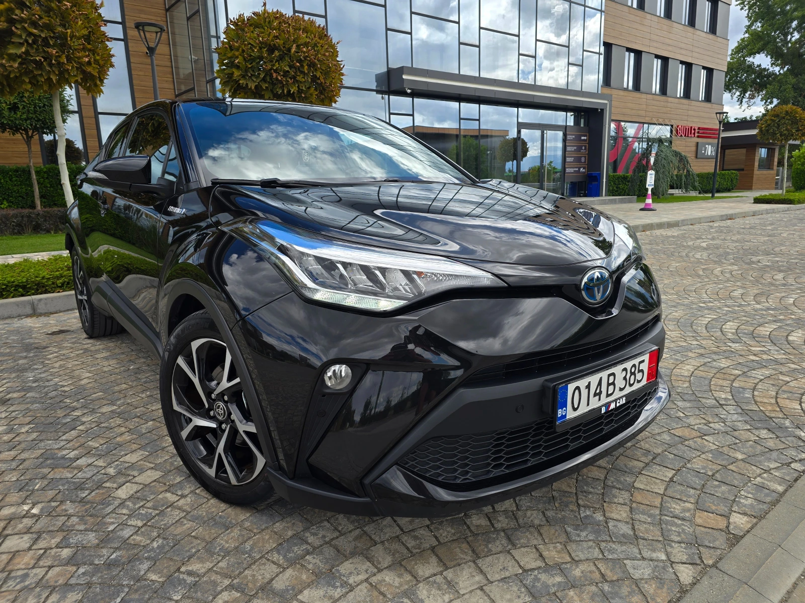 Toyota C-HR 1.8HYBRID-FACE 77 000KM!! - изображение 3