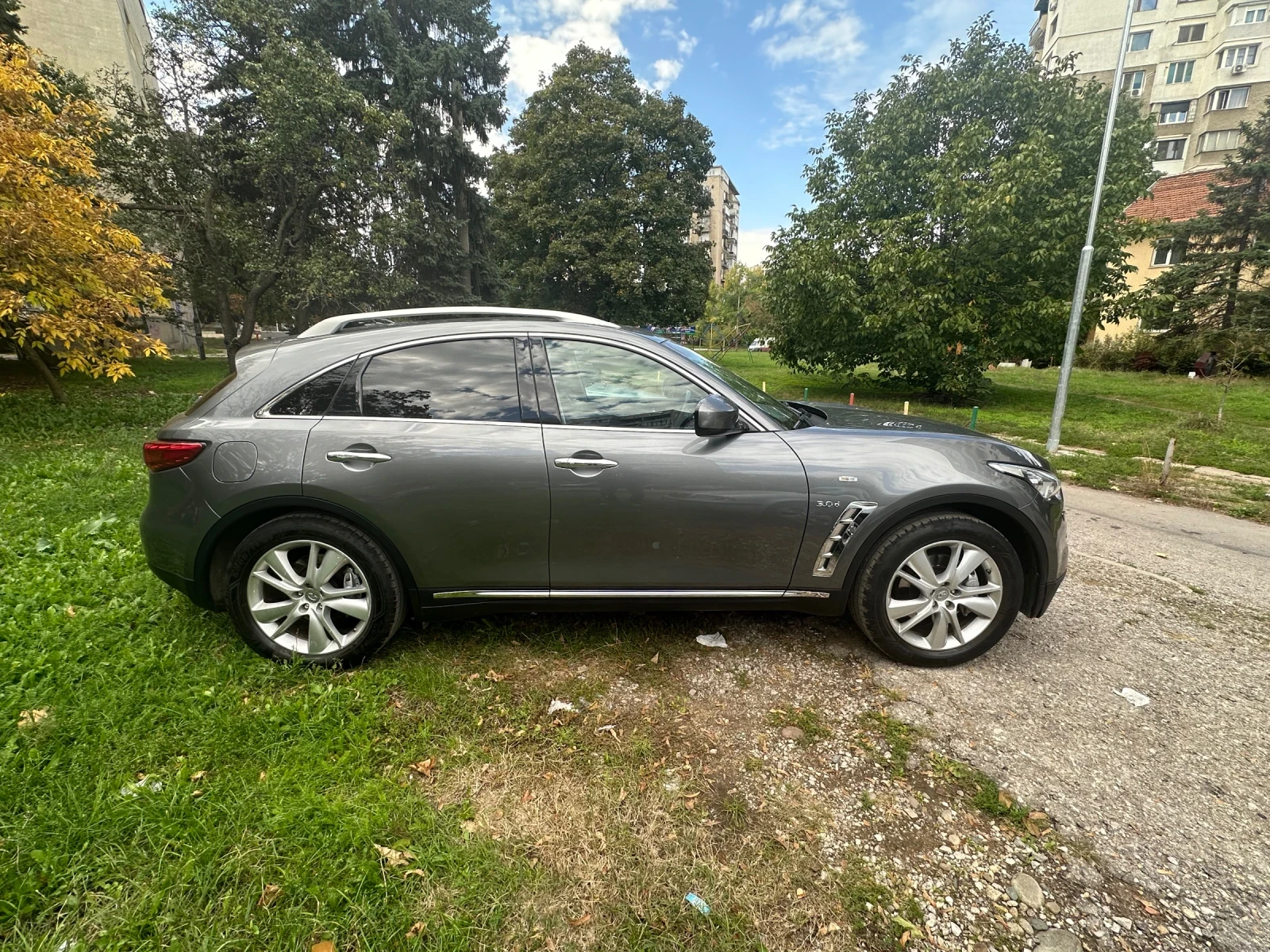 Infiniti QX70 97000 км - изображение 4