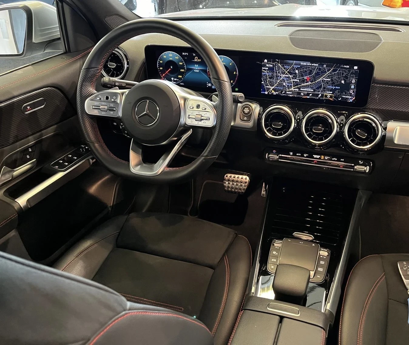Mercedes-Benz GLB | Mobile.bg   14