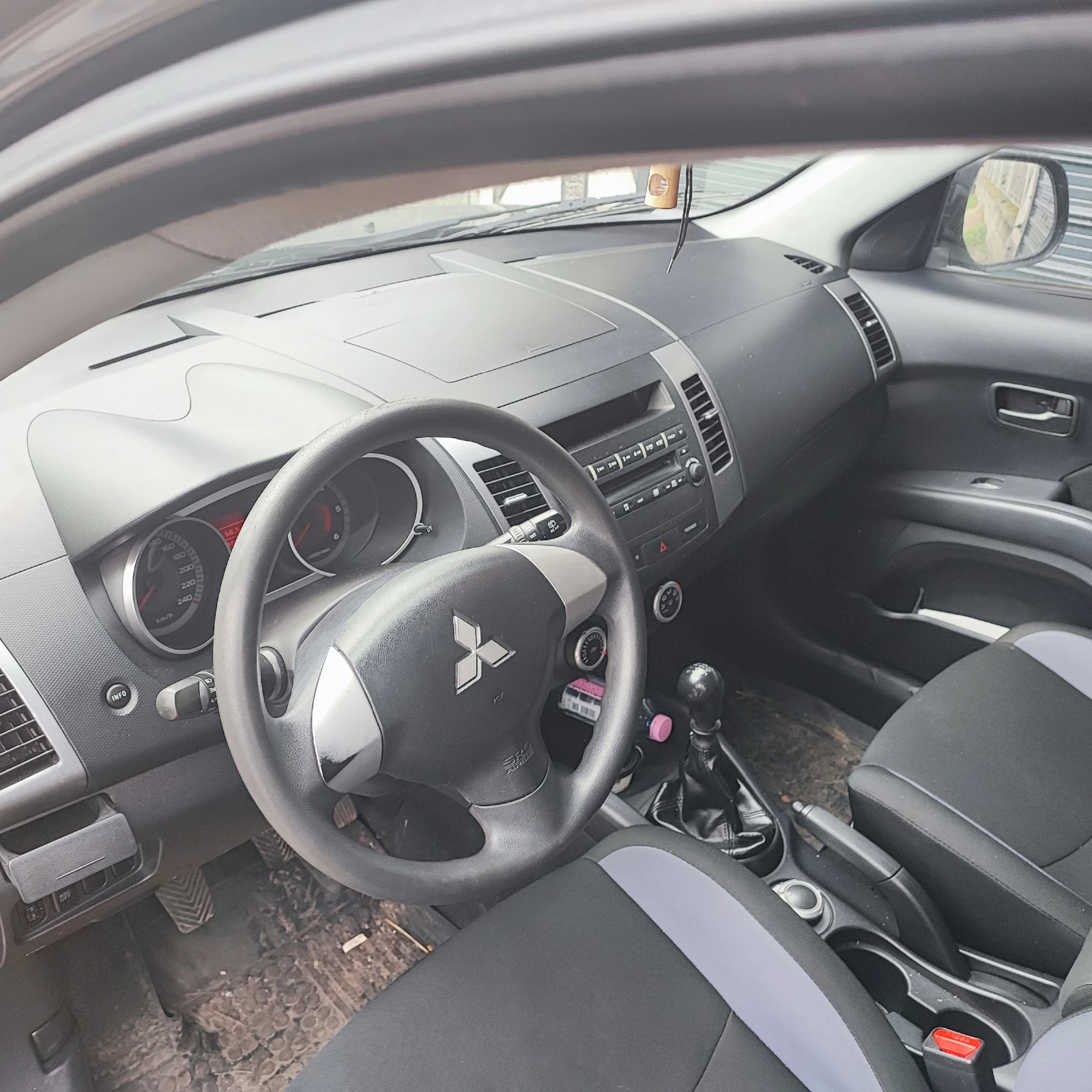 Mitsubishi Outlander 2.0DI-D - изображение 5