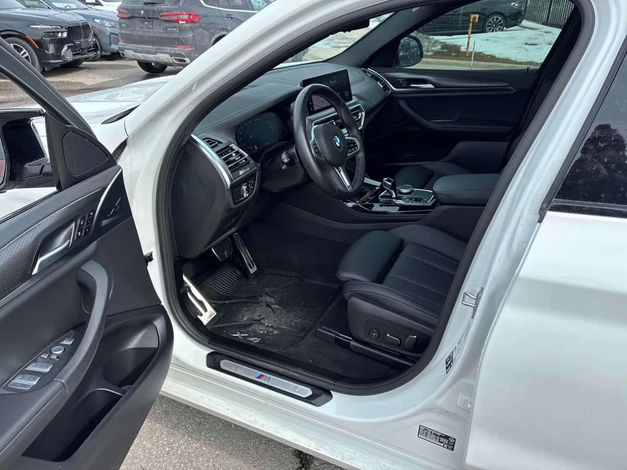 BMW X4 M40i xDrive / 360 / DIS / LED /PANO / NAVI , снимка 3 - Автомобили и джипове - 53719342