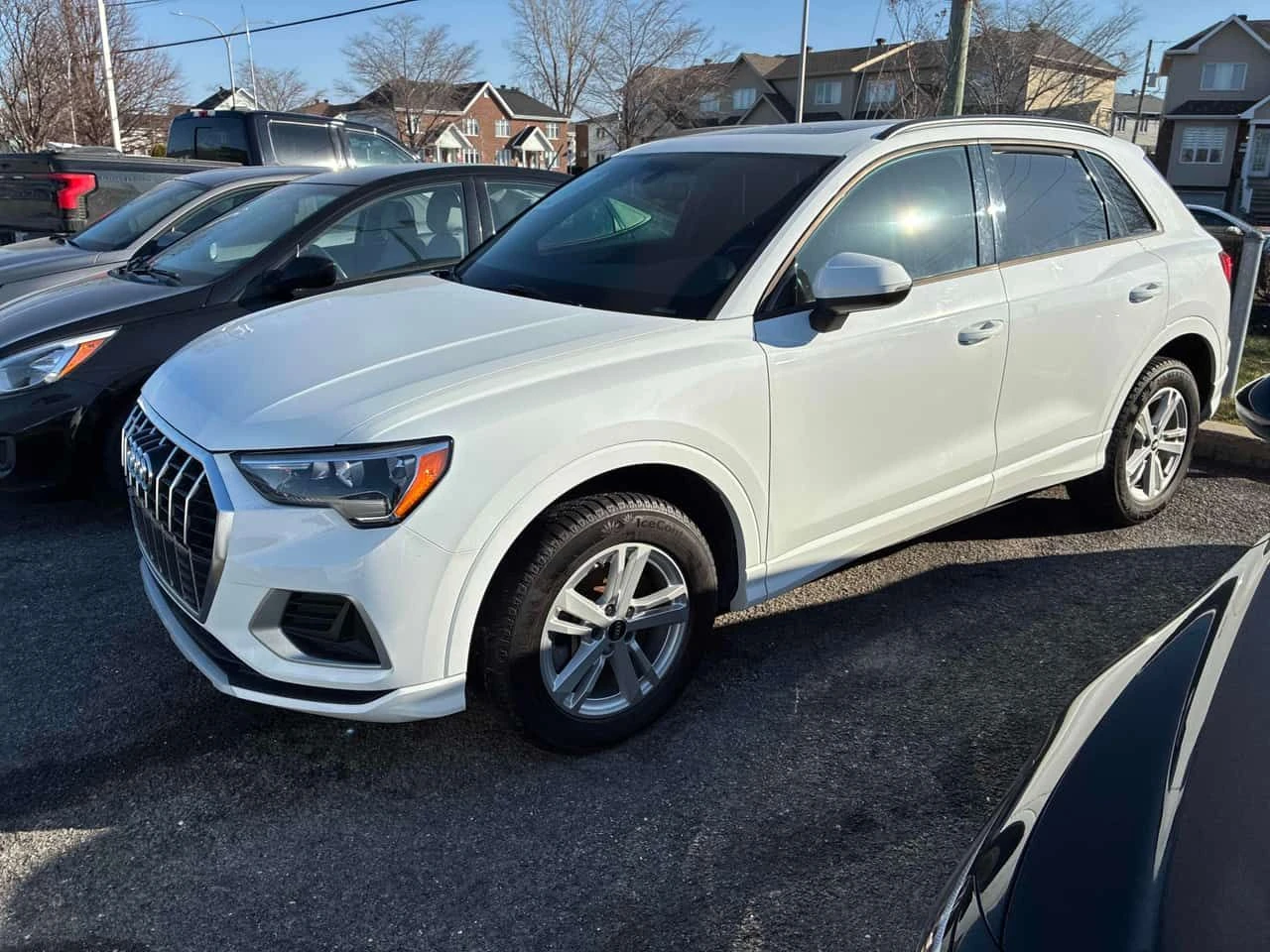 Audi Q3 Komfort 40 TFSI quattro | ПОДГРЕВИ | KEYLESS , снимка 2 - Автомобили и джипове - 53818255