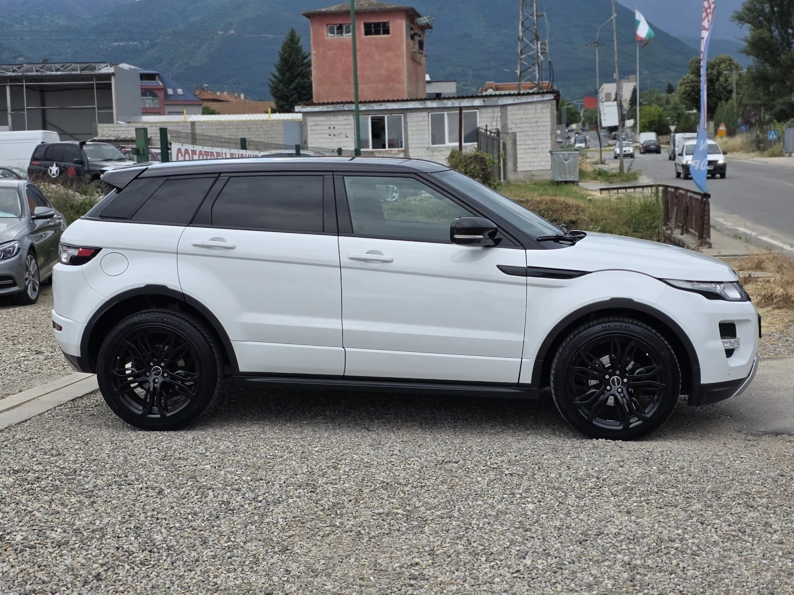 Land Rover Range Rover Evoque 2.2 SD4 * 190 k.c.* 4X4 Dynamic ! , снимка 5 - Автомобили и джипове - 54871084