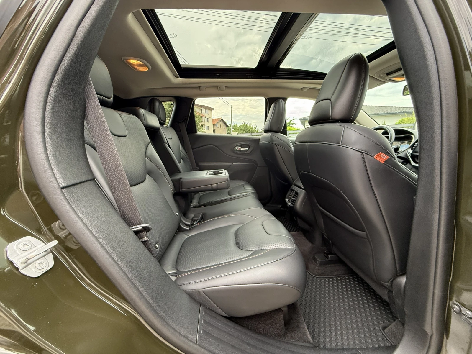 Jeep Cherokee EDITION-57г-AVTOMAT-4X4-115х.к-200k.c-FULL-FULL, снимка 16 - Автомобили и джипове - 54929544