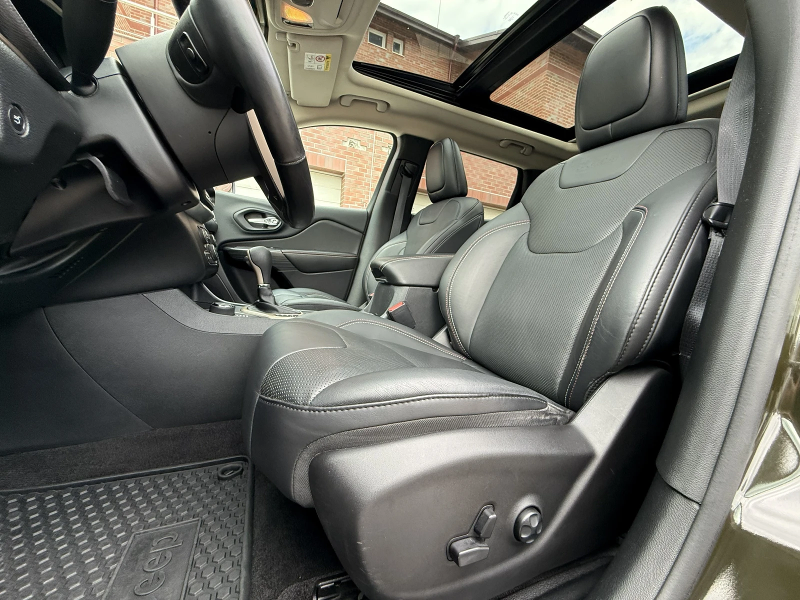 Jeep Cherokee EDITION-57г-AVTOMAT-4X4-115х.к-200k.c-FULL-FULL, снимка 13 - Автомобили и джипове - 54929544