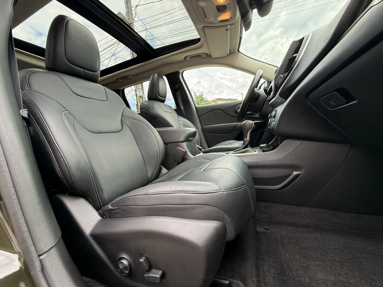 Jeep Cherokee EDITION-57г-AVTOMAT-4X4-115х.к-200k.c-FULL-FULL, снимка 14 - Автомобили и джипове - 54929544