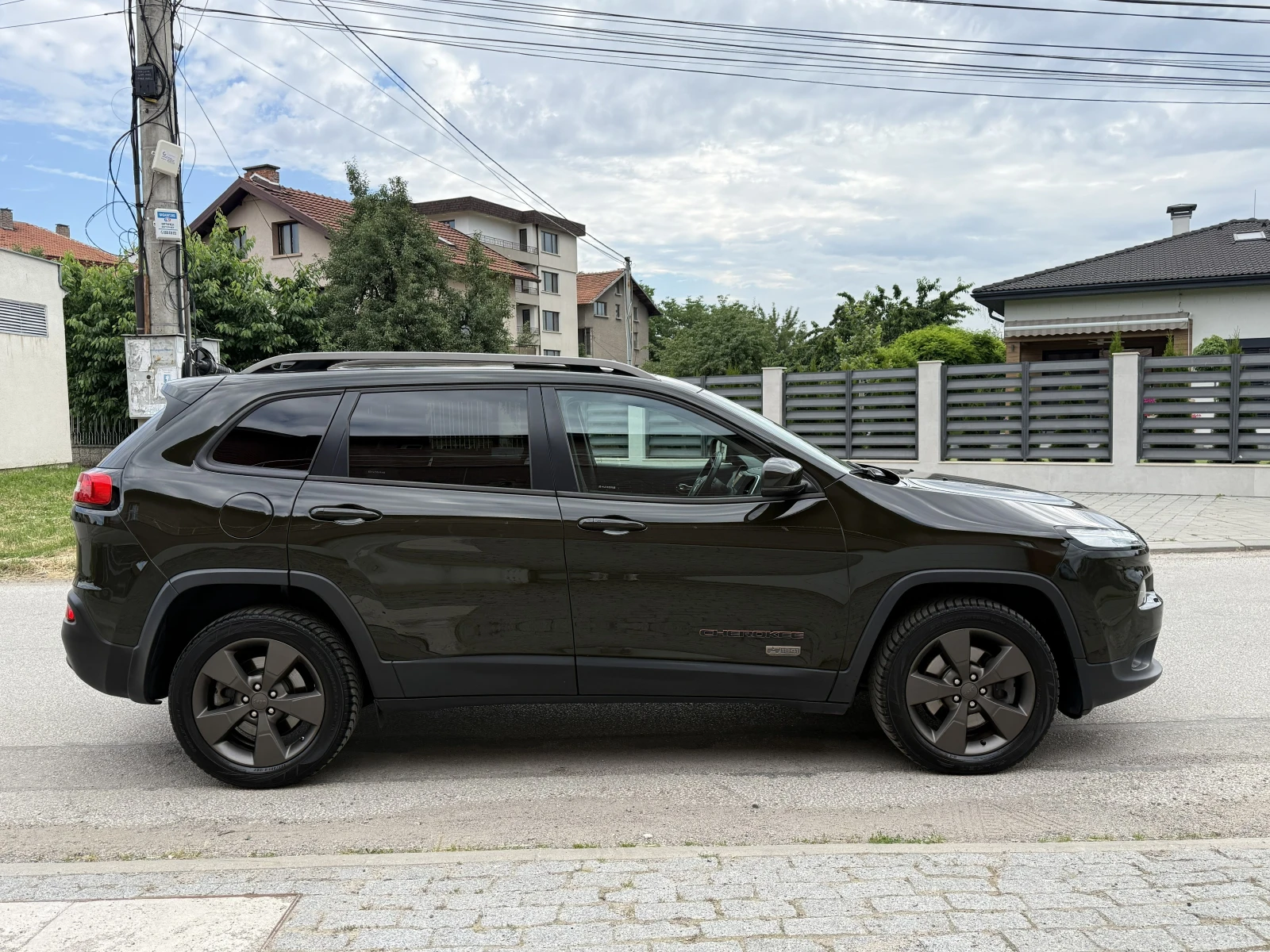 Jeep Cherokee EDITION-57г-AVTOMAT-4X4-115х.к-200k.c-FULL-FULL, снимка 4 - Автомобили и джипове - 54929544