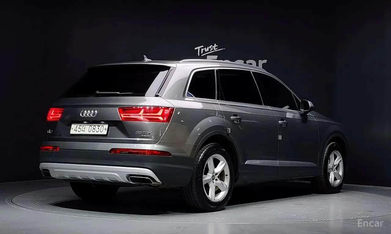 Audi Q7 * 35 TDI Quattro Comport * CARFAX * ЦЕНА ДО БГ, снимка 2 - Автомобили и джипове - 55508470