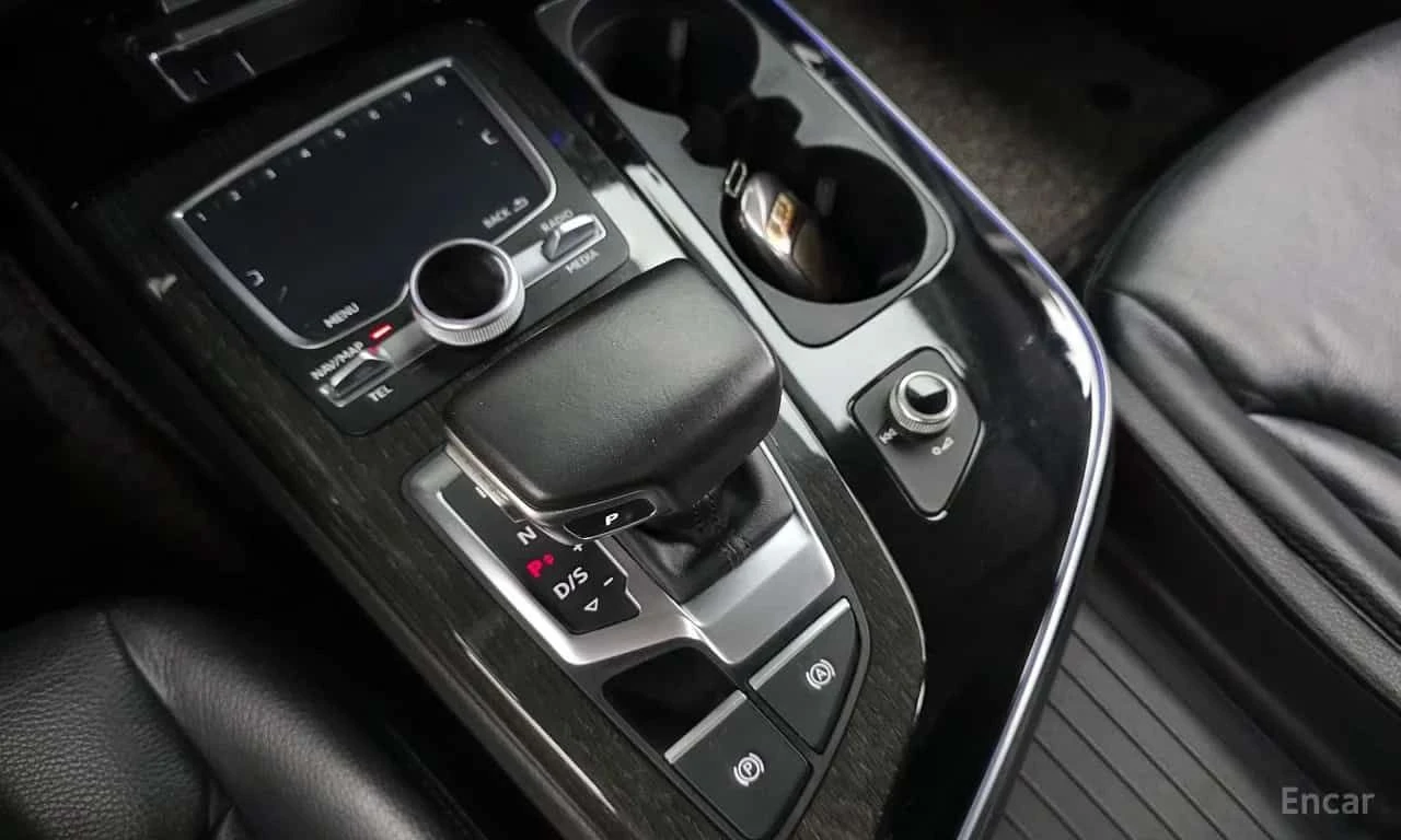 Audi Q7 * 35 TDI Quattro Comport * CARFAX * ЦЕНА ДО БГ, снимка 9 - Автомобили и джипове - 55508470