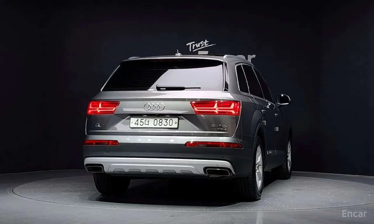 Audi Q7 * 35 TDI Quattro Comport * CARFAX * ЦЕНА ДО БГ, снимка 4 - Автомобили и джипове - 55508470